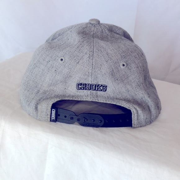 CROOKS & CASTLES Men’s black and gray woven SnapBack Medusa cap. One Size. - Picture 4 of 8